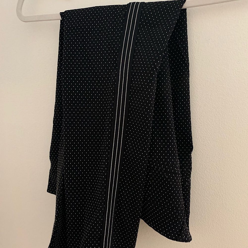 Reitmans Iconic pull on pants. Size 6, petite